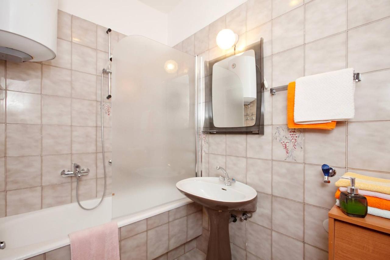 Apartments Lina 2023 Rabac Extérieur photo
